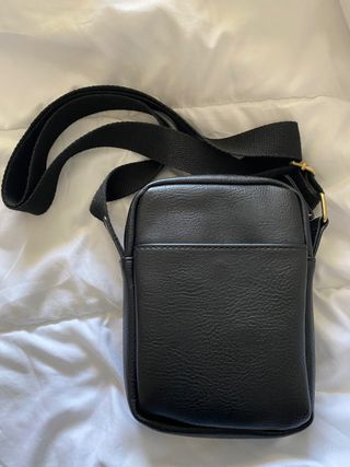 BOLSO HOMBRE MISAKO de segunda mano por 15 EUR en Arroyo de La Miel en  WALLAPOP