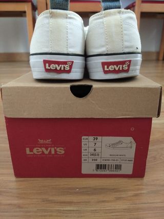 Zapatillas Levis de segunda mano en San Sebastián de Los Reyes en WALLAPOP