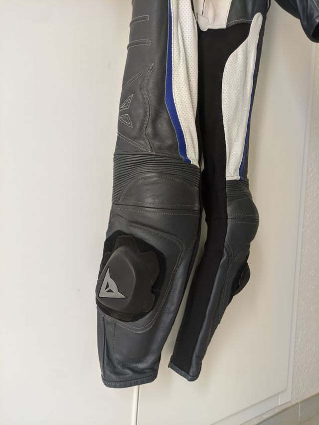 Mono de cuero verano Dainesse