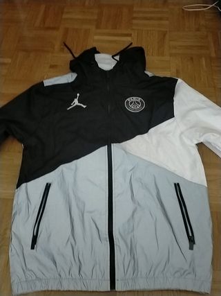 Cortavientos Jordan x psg reflectante de segunda mano por 30 EUR en San  Fernando de Henares en WALLAPOP