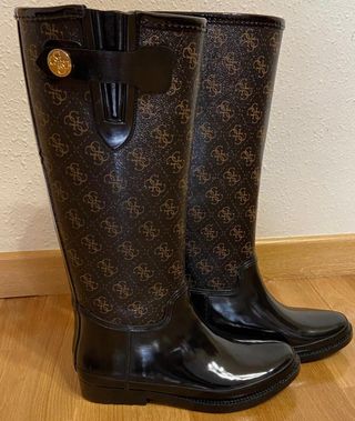 Botas de agua Guess de segunda mano en WALLAPOP