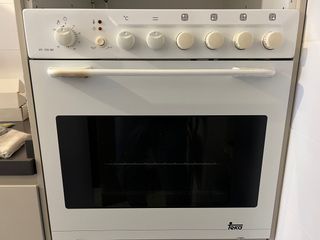 Conjunto horno + vitro Teka de segunda mano por 70 EUR en La Belga en  WALLAPOP