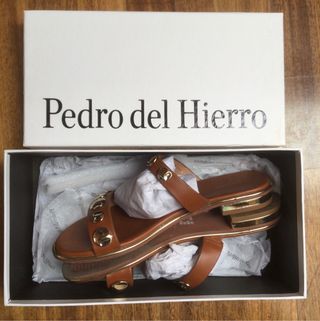 Sandalias de piel Pedro del Hierro de segunda mano por 35 EUR en Soto de La  Moraleja en WALLAPOP