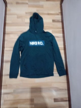 Sudadera nike verde oscuro de segunda mano por 15 EUR en Zaragoza en  WALLAPOP