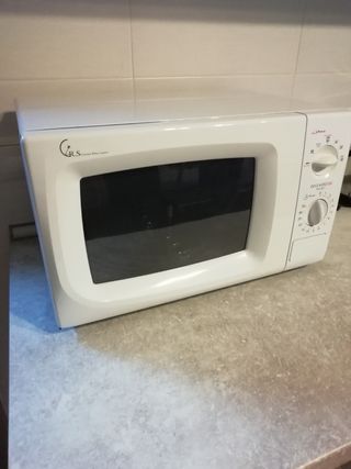 Microondas con grill Daewoo de segunda mano por 35 EUR en Tomelloso en  WALLAPOP