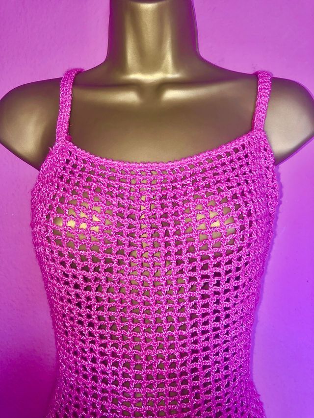 Vestido ganchillo rejilla rosa hecho a mano