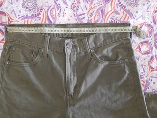 Pantalón hombre Levi\\'s 510 W30 L30 o 38.Como nuevo de segunda mano por 16  EUR en Valencia en WALLAPOP