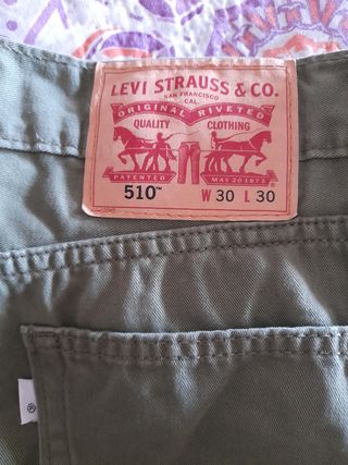 Pantalón hombre Levi\\'s 510 W30 L30 o 38.Como nuevo de segunda mano por 16  EUR en Valencia en WALLAPOP