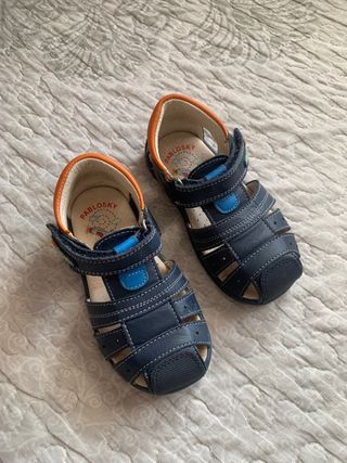 Sandalias pablosky 23 niño de segunda mano por 10 EUR en Madrid en WALLAPOP
