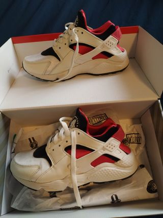 Nike Air Huarache Bambas Talla 37\\'5 de segunda mano por 45 EUR en  Canyelles en WALLAPOP
