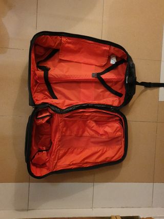 Mochila\\/Maleta Geonaute de segunda mano por 15 EUR en Barcelona en WALLAPOP