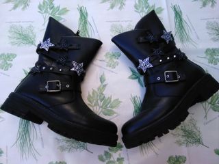 Botas mujer talla 36 color negro de segunda mano por 19 EUR en Villafranca  del Bierzo en WALLAPOP
