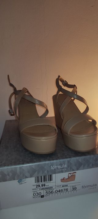 Sandalias cuña fórmula Joven. de segunda mano por 16 EUR en Arrecife en  WALLAPOP