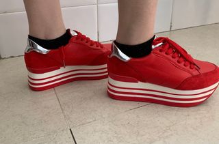 Zapatillas con plataforma Rojas de segunda mano por 10 EUR en Burgos en  WALLAPOP