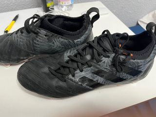 Botas Adidas tacos intercambiables de segunda mano por 20 EUR en Madrid en  WALLAPOP