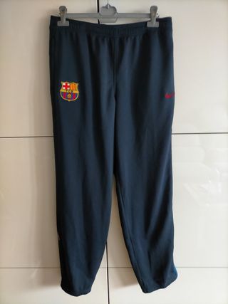 Lote ropa de fútbol chaquetas chubasquero chandal de segunda mano por 90  EUR en Alcorcón en WALLAPOP