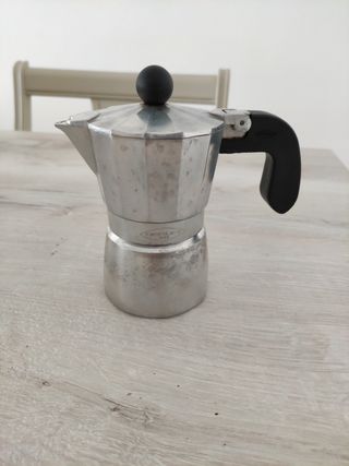 Cafetera italiana marca Oroley 1950 para 2 tazas de segunda mano por 5 EUR  en El Prat de Llobregat en WALLAPOP