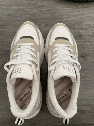 Zapatillas simples de segunda mano por 30 EUR en Coslada en WALLAPOP