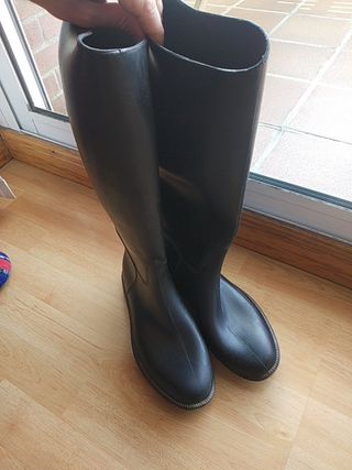 Botas hípica decathlon de segunda mano por 10 EUR en Cerdanyola del Vallès  en WALLAPOP