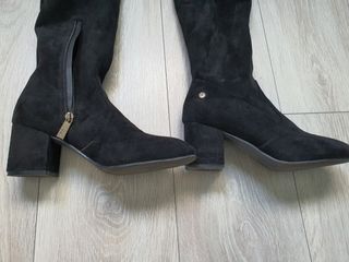 Botas Altas negras. Xti de segunda mano por 50 EUR en Pamplona en WALLAPOP