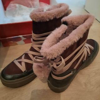 Botas invierno Xti de segunda mano por 20 EUR en Barcelona en WALLAPOP