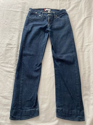 Pantalón Levis, mujer, equivale a una talla 34\\/XS de segunda mano por 12  EUR en Madrid en WALLAPOP