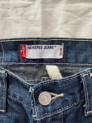 Pantalón Levis, mujer, equivale a una talla 34\\/XS de segunda mano por 12  EUR en Madrid en WALLAPOP