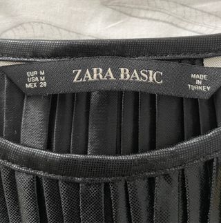 Blusa negra fiesta mujer Zara de segunda mano por 5 EUR en Pozuelo de  Alarcón en WALLAPOP