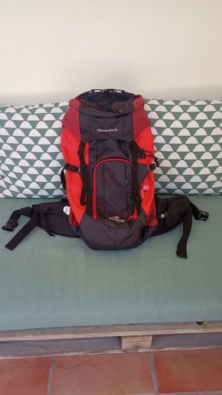 Mochila Quechua Forclaz Air 40 de segunda mano por 30 EUR en Madrid en  WALLAPOP