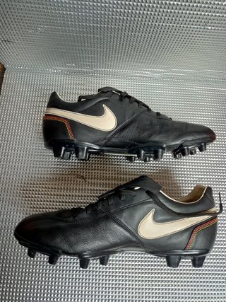 Nike tiempo guri R10 FG Ronaldinho 10 - Talla 45 de segunda mano por 85 EUR  en Alicante en WALLAPOP