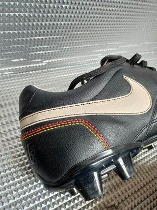 Nike tiempo guri R10 FG Ronaldinho 10 - Talla 45 de segunda mano por 85 EUR  en Alicante en WALLAPOP
