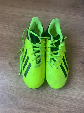 Botas fútbol talla 36 de segunda mano por 20 EUR en Majadahonda en WALLAPOP