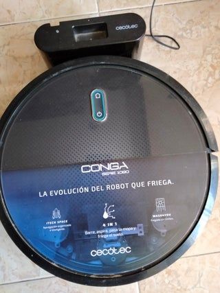 CONGA 1090 piezas o reparación\\/No aspira sí friega de segunda mano por 45  EUR en Zaragoza en WALLAPOP