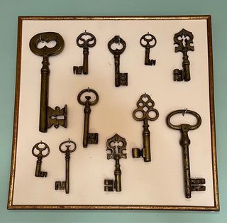 11 llaves de bronce antiguas