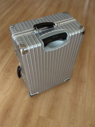 Maleta Rimowa check in talla M de segunda mano por 200 EUR en Barcelona en  WALLAPOP