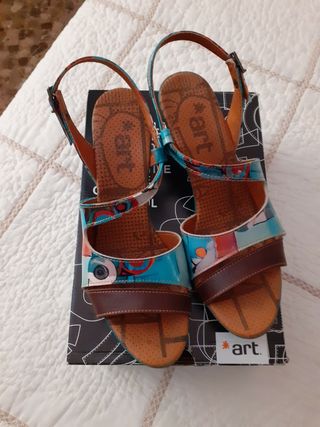 SANDALIAS PIEL DE TACON. Marca ART. T 41 de segunda mano por 30 EUR en  Montequinto en WALLAPOP