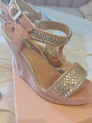 Sandalias cuña plataforma Buonarotti de segunda mano por 7 EUR en Alicante  en WALLAPOP