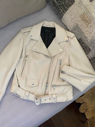 Chaqueta biker Zara de segunda mano por 15 EUR en Madrid en WALLAPOP