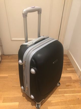 Maleta trolley cabina 4 ruedas de segunda mano por 25 EUR en Barcelona en  WALLAPOP