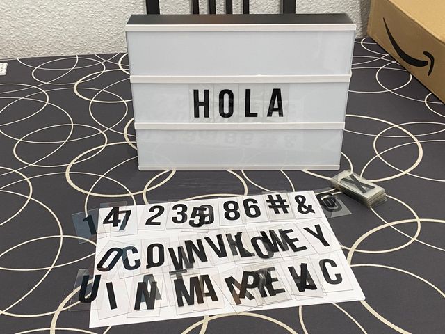 Caja luminosa con mensaje