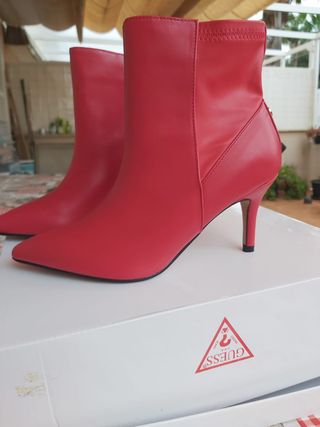 Botines rojos guess de segunda mano por 70 EUR en Palma de Mallorca en  WALLAPOP