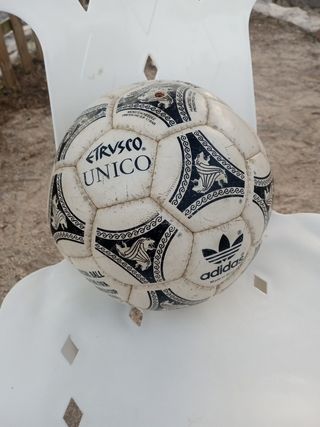 Balón Etrusco único 1990 de segunda mano por 250 EUR en Rubí en WALLAPOP