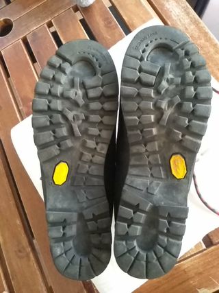 Botas simond número 38. de segunda mano por 40 EUR en Jerez de la Frontera  en WALLAPOP