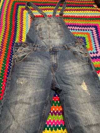 Peto vaquero hombre de segunda mano por 22 EUR en Madrid en WALLAPOP