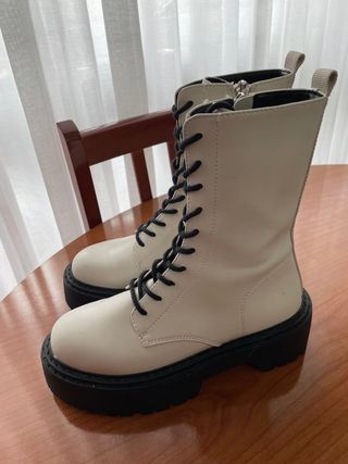 Botines blancos Pull\u0026amp;bear de segunda mano por 25 EUR en Vigo en WALLAPOP