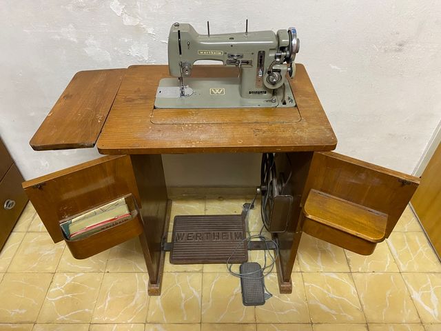Mueble y Maquina Coser Wertheim BZ