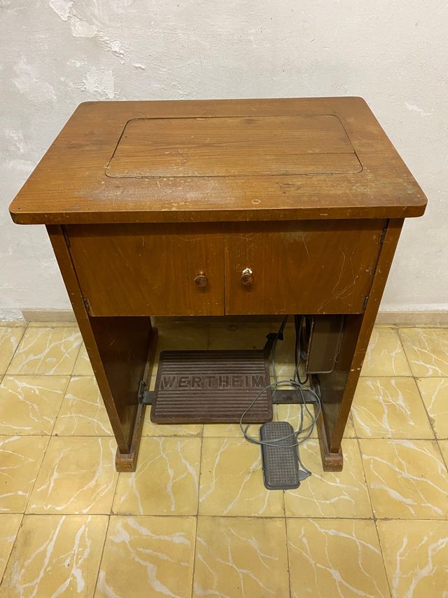 Mueble y Maquina Coser Wertheim BZ