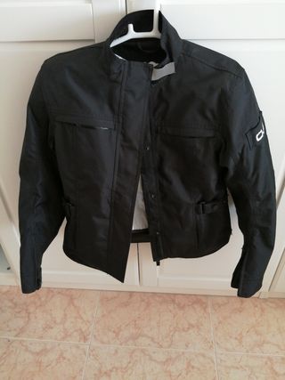 Chaqueta moto chica. OJ. Oferta de segunda mano por 60 EUR en Fraga en  WALLAPOP