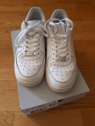 NIKE AIR FORCE ONE TALLA 40 BLANCAS de segunda mano por 50 EUR en Madrid en  WALLAPOP