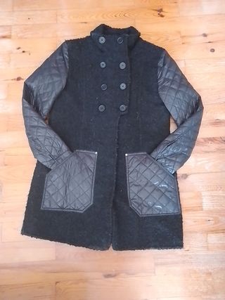 Abrigo Desires de segunda mano por 20 EUR en Donostia-San Sebastián en  WALLAPOP